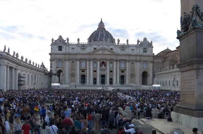 Cónclave para elegir al nuevo Papa, en directo: candidatos, votaciones de hoy y última hora desde el Vaticano
