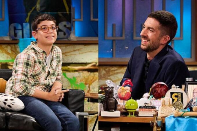 Faustino Oro y David Broncano en 'La Revuelta'