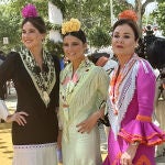 Lourdes Montes y Tana Rivera junto a Rocío Terry para la Feria de Abril.