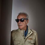 Entrevista con el escritor Juan José Millás, que presenta su última obra, 'Ese imbécil va a escribir una novel