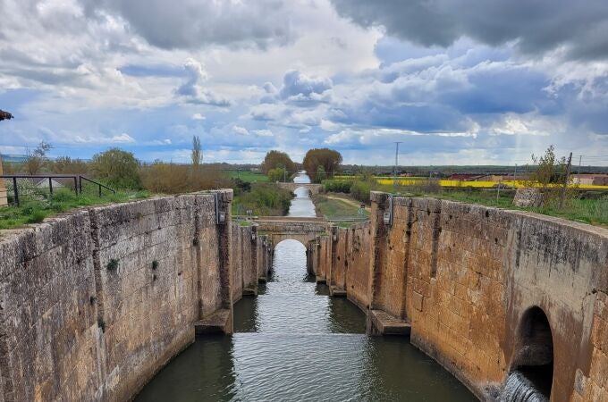 Esclusas del Canal de Castilla a su paso por Frómista