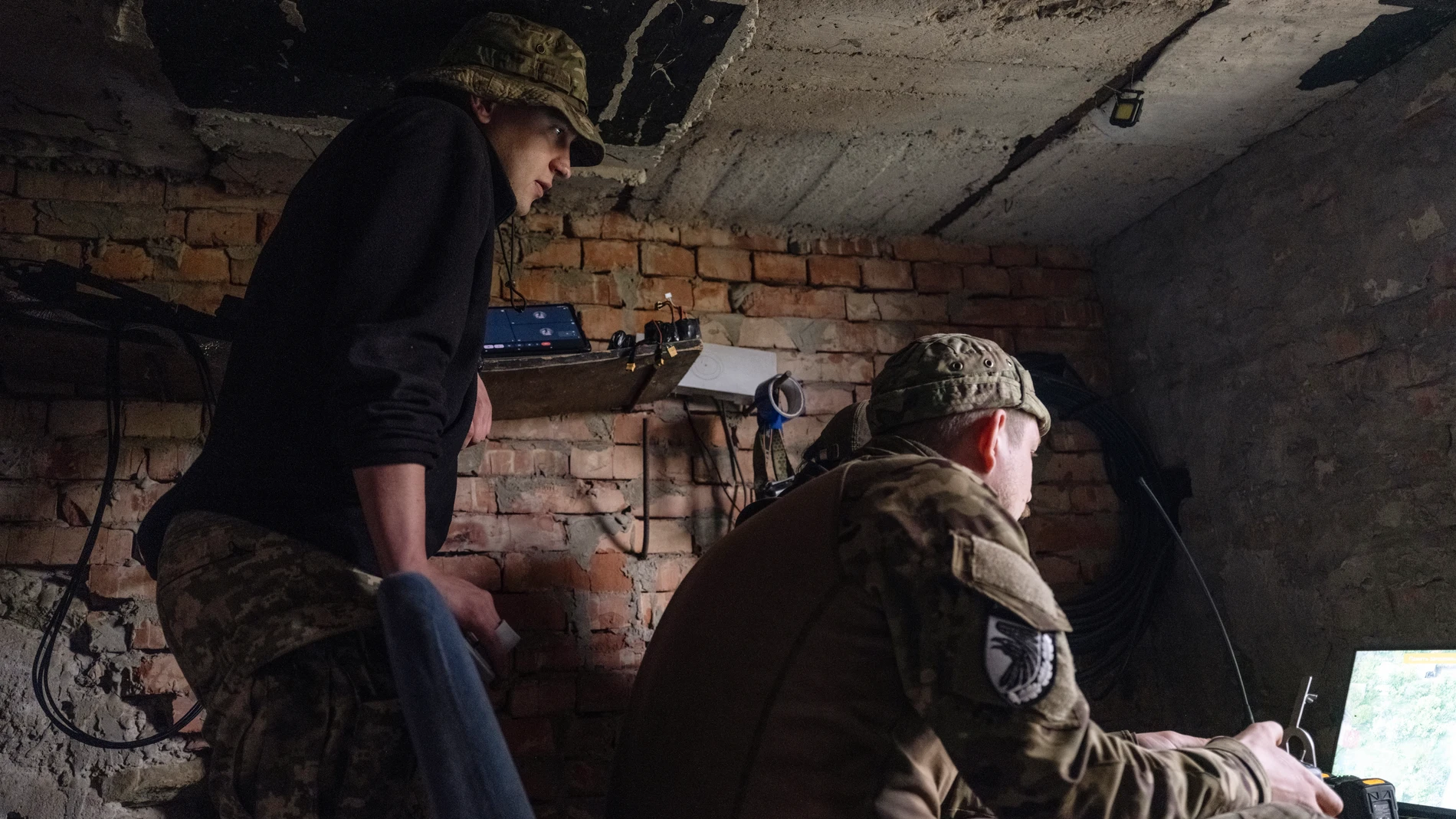 Undisclosed (Ukraine), 08/05/2025.- A handout photo released by the 93rd 'Kholodnyi Yar' Separate Mechanized Brigade of the Ukrainian Armed Forces on 08 May 2025 shows drone operators from the brigade at an undisclosed location near the frontline in the Kostyantynivka district, Donetsk region, eastern Ukraine, 07 May 2025, amid the Russian invasion. (Rusia, Ucrania) EFE/EPA/UKRAINE'S 93RD MECHANIZED BRIGADE PRESS SERVICE HANDOUT HANDOUT EDITORIAL USE ONLY/NO SALES