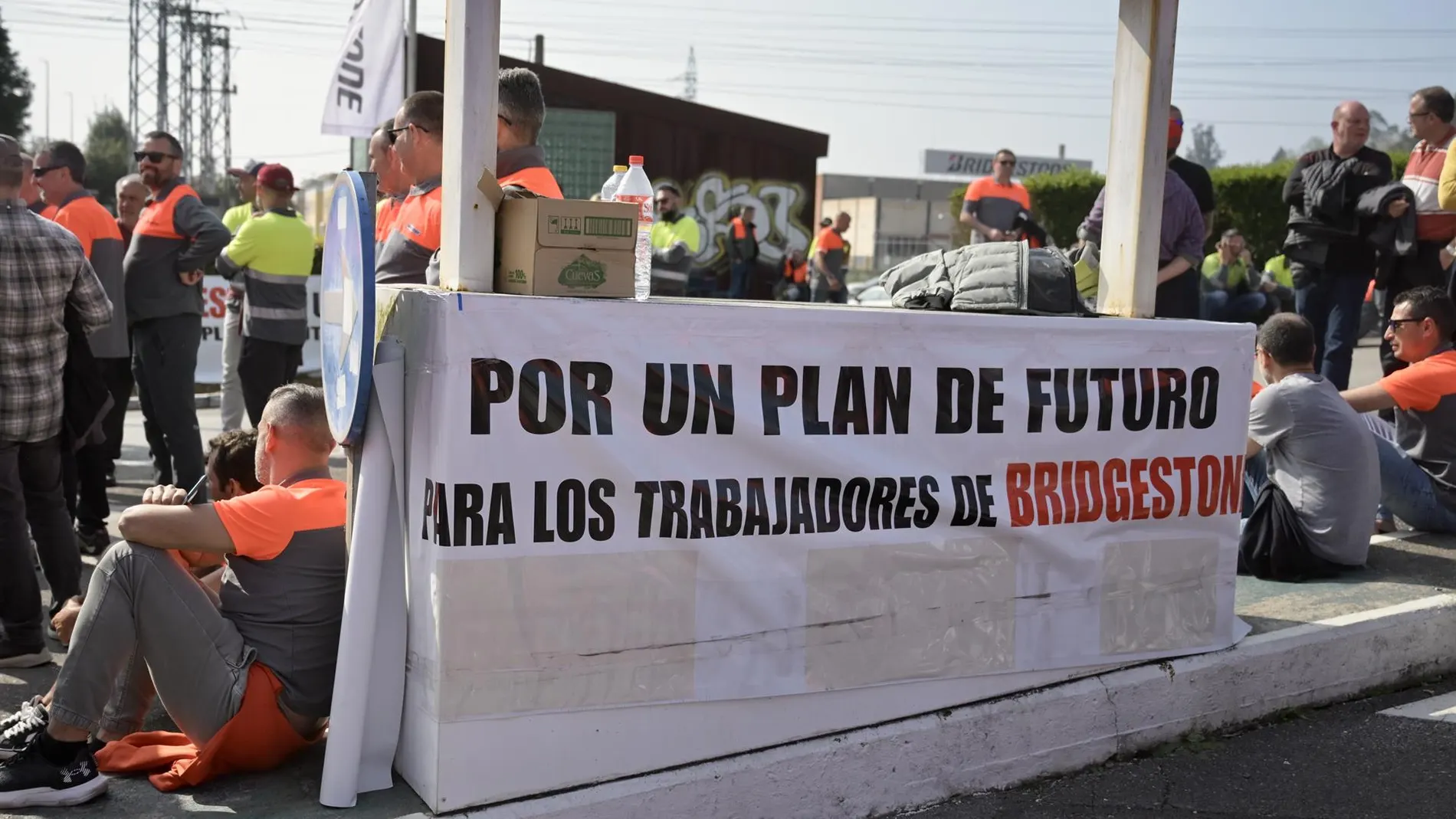 Economía/Motor.- Bridgestone reduce a 290 los despidos en su planta de Vizcaya y a 201 en la de Cantabria