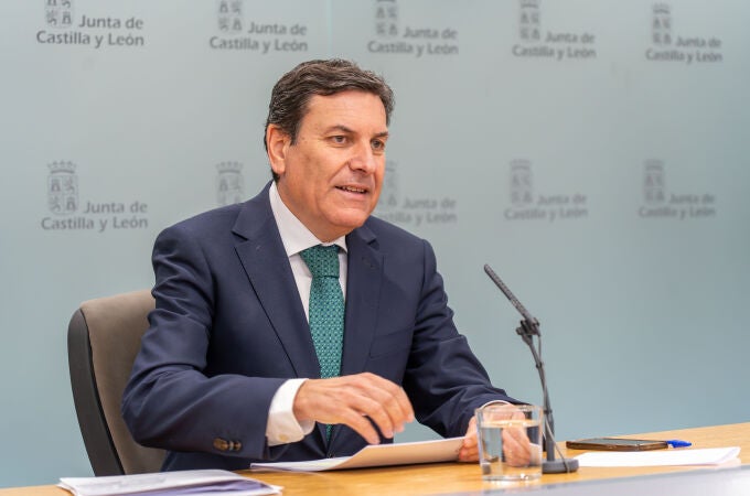 Carlos Fernández Carriedo durante la rueda de prensa ofrecida tras el Consejo de Gobierno