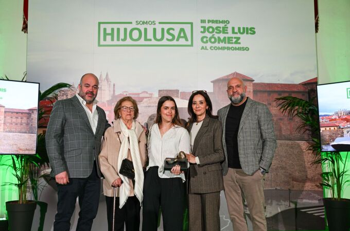 La deportista leonesa María Martín Granizo recibe el III Premio José Luis Gómez al Compromiso