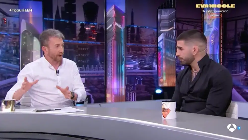 Captura de Ilia Topuria y Pablo Motos en 'El Hormiguero'