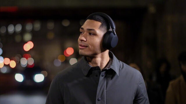 Los auriculares que borran el mundo y suenan mejor que nunca: Sony acierta de lleno con los XM5