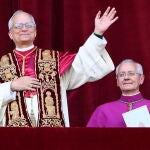 "La paz esté con vosotros". Estas fueron las primeras palabras de Robert Prevost, ya como el nuevo Papa León XIV