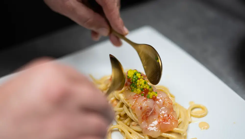 Espaguetis con gambas y lima