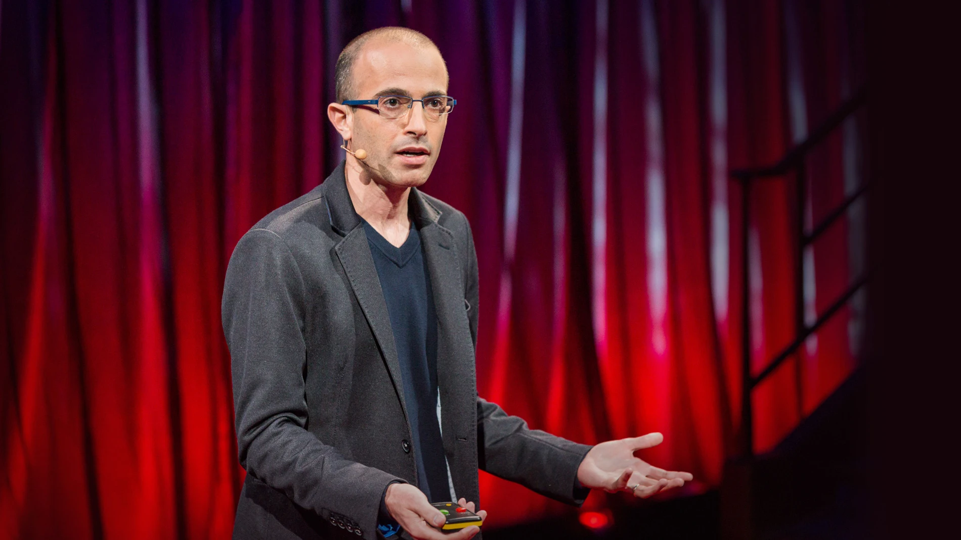 El escritor israelí Yuval Noah Harari se ha convertido en una voz notable en materia de inteligencia artificial