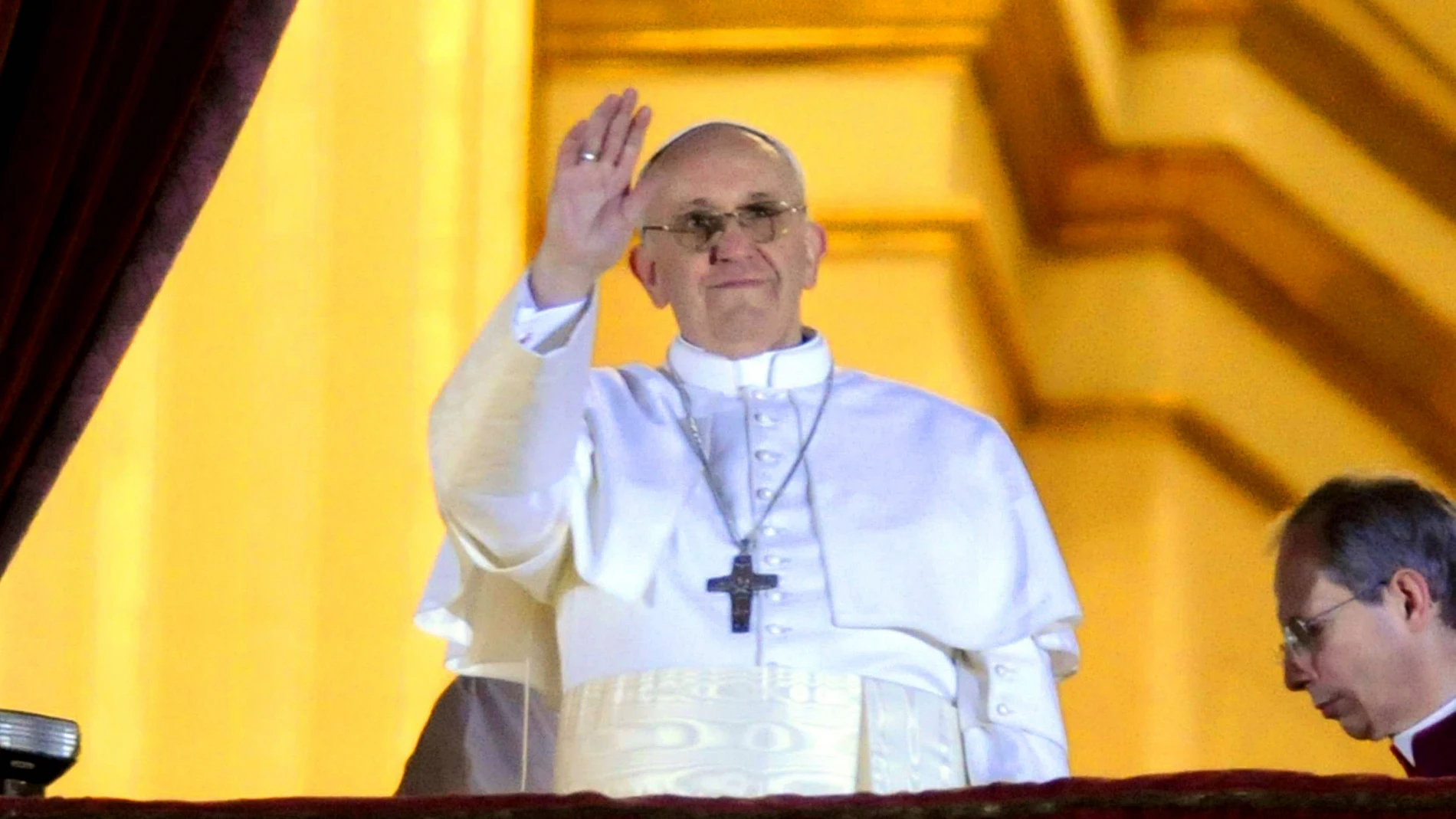 El Papa Francisco tras su elección en 2013