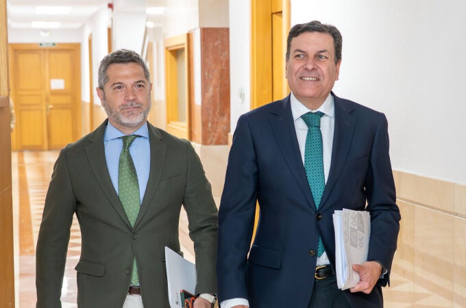 Carlos Fernández Carriedo junto a Julio López 