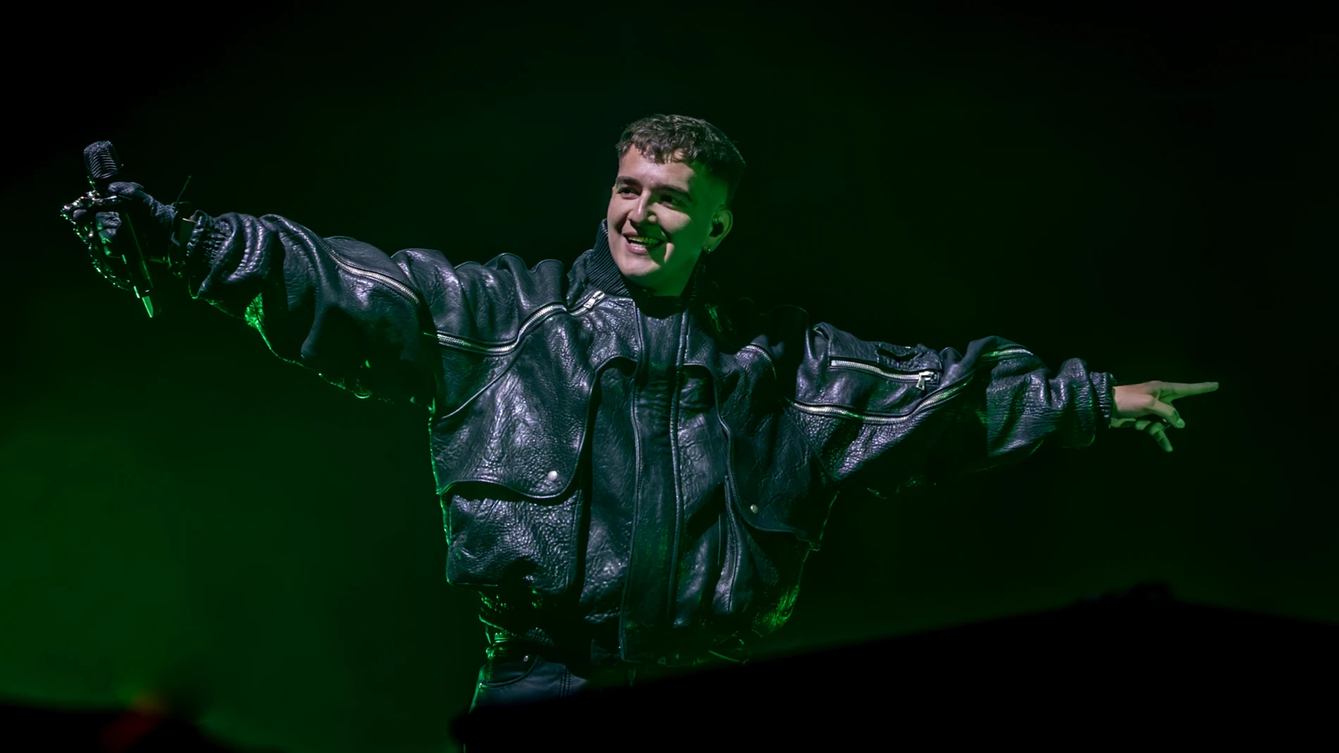 El cantante Recycled J durante su concierto, en el Movistar Arena, a 9 de mayo de 2025, en Madrid (España). Durante su concierto, el artista madrileño ha presentado su disco más personal hasta la fecha, ‘San Jorge’, que se compone de 30 temas divididos en dos bloques, donde cada canción es un capítulo de una historia de duelo, crecimiento y redención. 09 MAYO 2025 Ricardo Rubio / Europa Press 09/05/2025