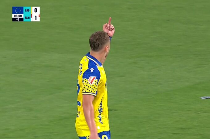 Cádiz-Almería: La 'peineta' de Ontiveros, una remontada loca y el cabreo de Melamed
