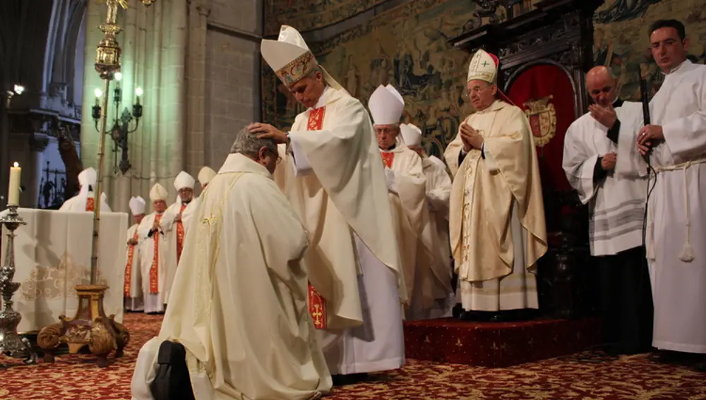 Ordenación del obispo de Palencia con la presencia del nuevo Papa en 2016