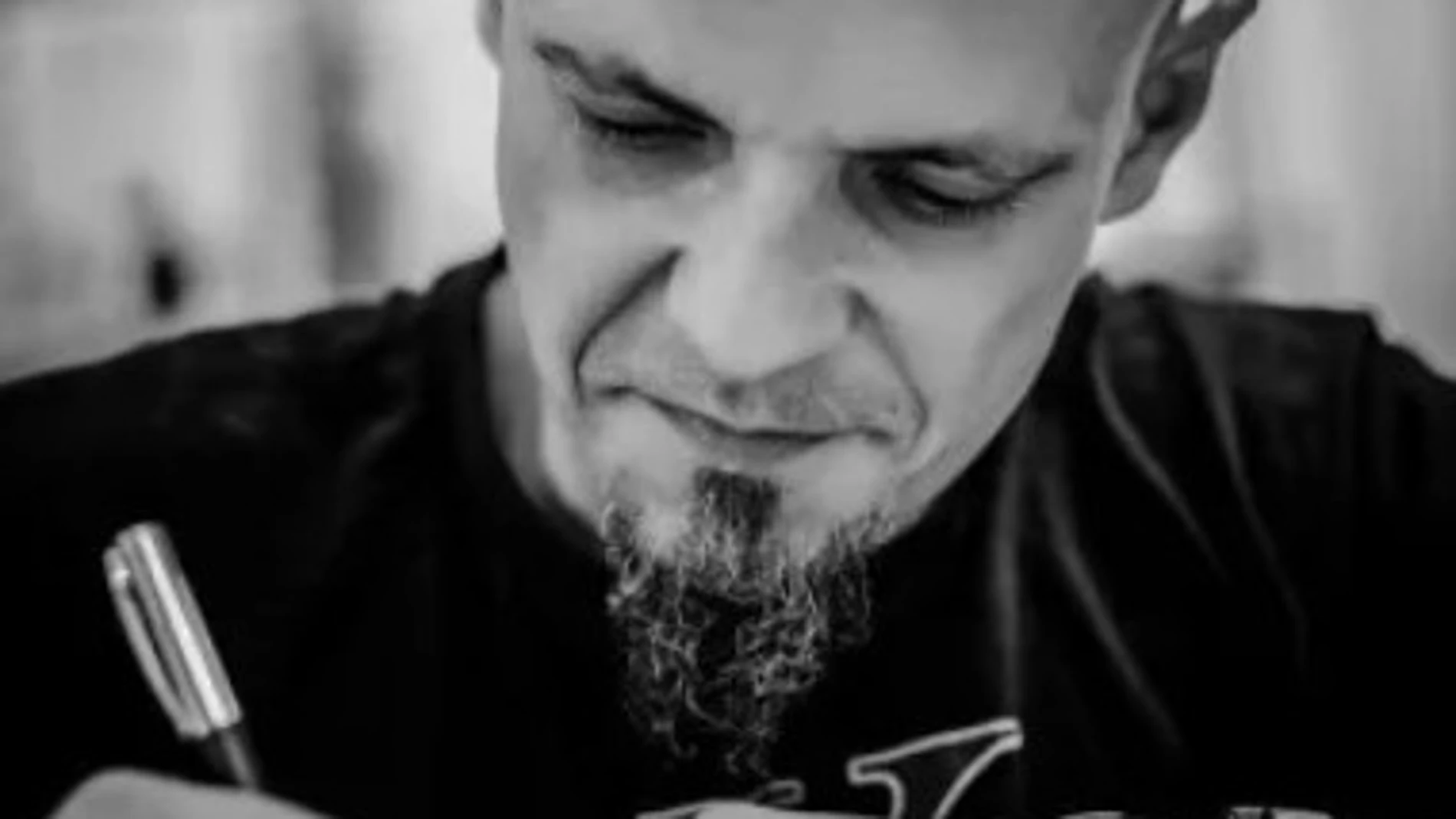El escritor César Pérez Gellida