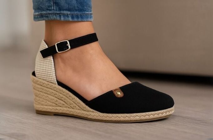 Sandalias con cuña estilo Clarks, pero por menos de 30 euros: así son las Refresh que están arrasando