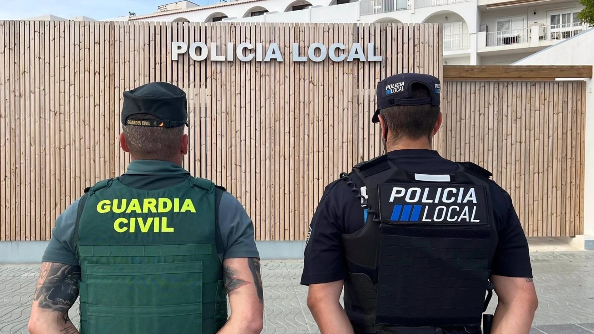 Sucesos.- Detenidas ocho personas en Sant Antoni (Ibiza) relacionadas con la venta de 'gas de la risa'