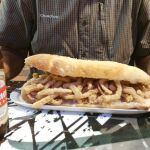 Los mejores bocatas del mundo de tamaño gigante y precio asequible se hacen en este bar de Cantabria