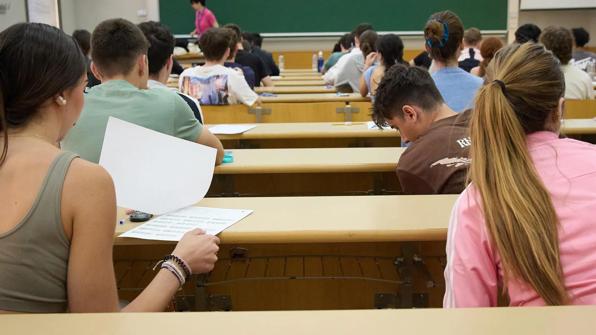 Unos 280.000 alumnos de Primaria y Secundaria realizan desde este lunes las pruebas externas