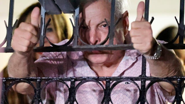 Expresidente Martinelli viaja asilado a Colombia al dejar embajada de Nicaragua en Panamápenso
