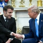 Ucrania.- Macron asegura que la propuesta de Putin de negociar con Ucrania no es "suficiente" y Trump celebra la oferta