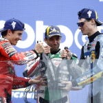 Marc Márquez, Zarco y Aldeguer, en el podio de Le Mans