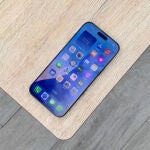 Con su pantalla OLED de 6,9” y ProMotion, todo se ve más fluido, más real, más espectacular