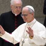 El Papa León XIV se reúne con miembros de los medios de comunicación en el Aula Pablo VI