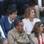 El look de Ana Botella en Las Ventas.