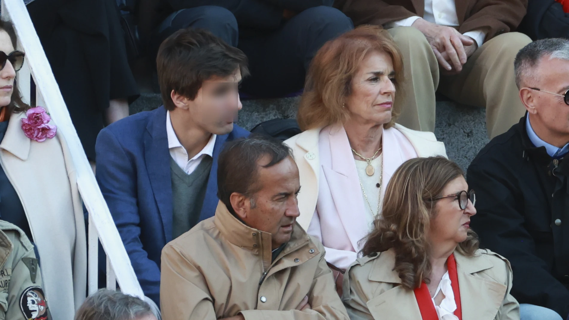 El look de Ana Botella en Las Ventas.