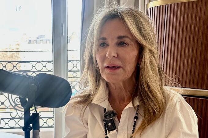 Cristina Carrillo de Albornoz "Mi novela habla de la importancia de vivir"