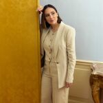 Tamara Falcó con traje de su colección.