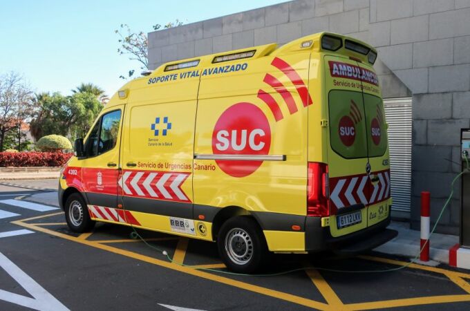 Fallece un hombre tras quedar atrapado bajo la puerta de una industria en Tenerife