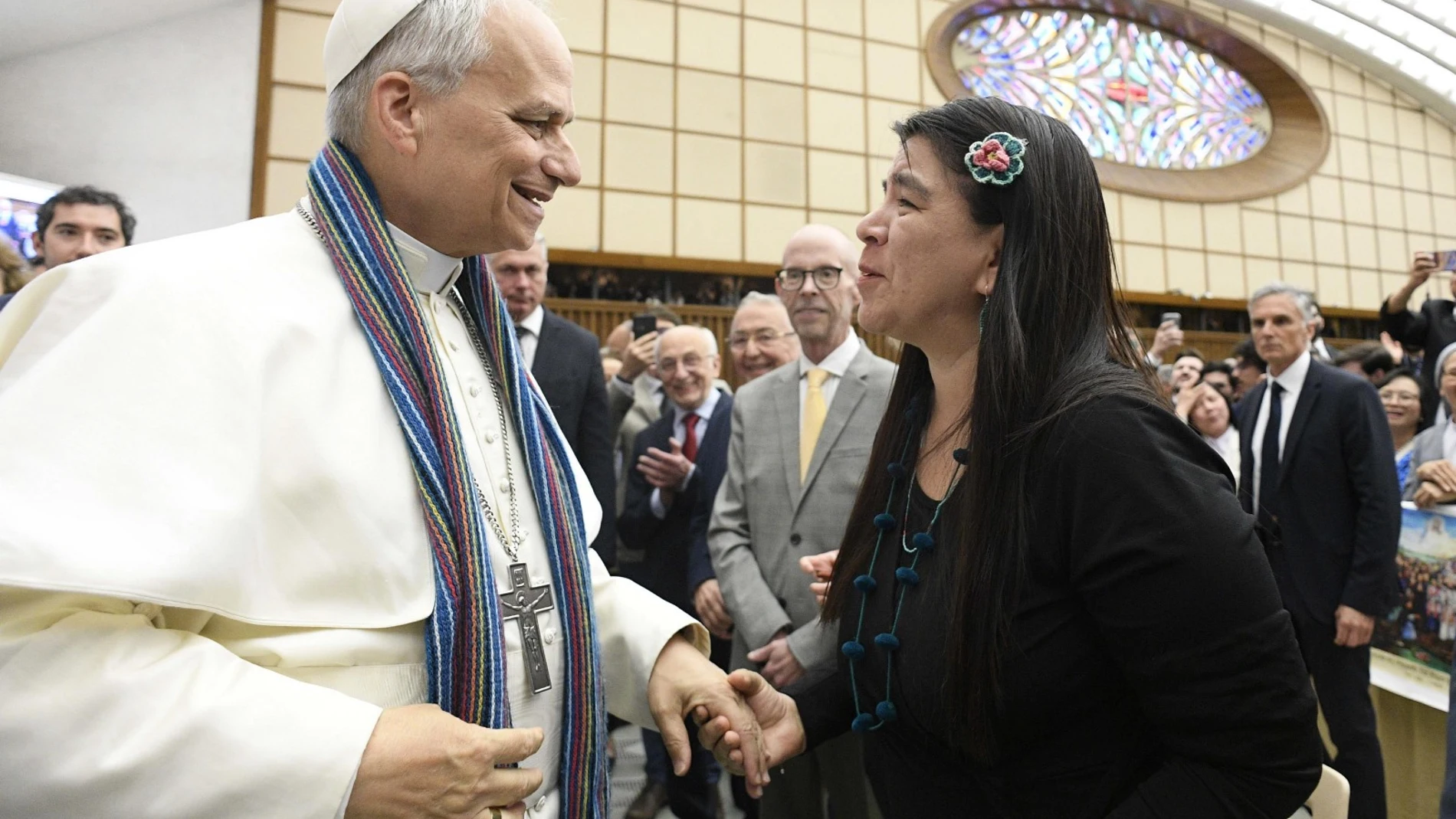 Paola Ugaz, ayer, durante su encuentro con León XIV