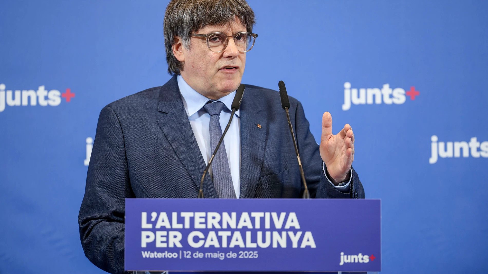 WATERLOO (BÉLGICA), 12/05/2025.- El expresidente catalán Carles Puigdemont en una intervención pública durante la reunión del grupo parlamentario de Junts en Waterloo, este lunes. EFE/Pablo Garrigós