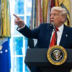 Economía.- Trump anuncia un decreto con el que promete reducir entre un 30% y un 80% el precio de los medicamentos