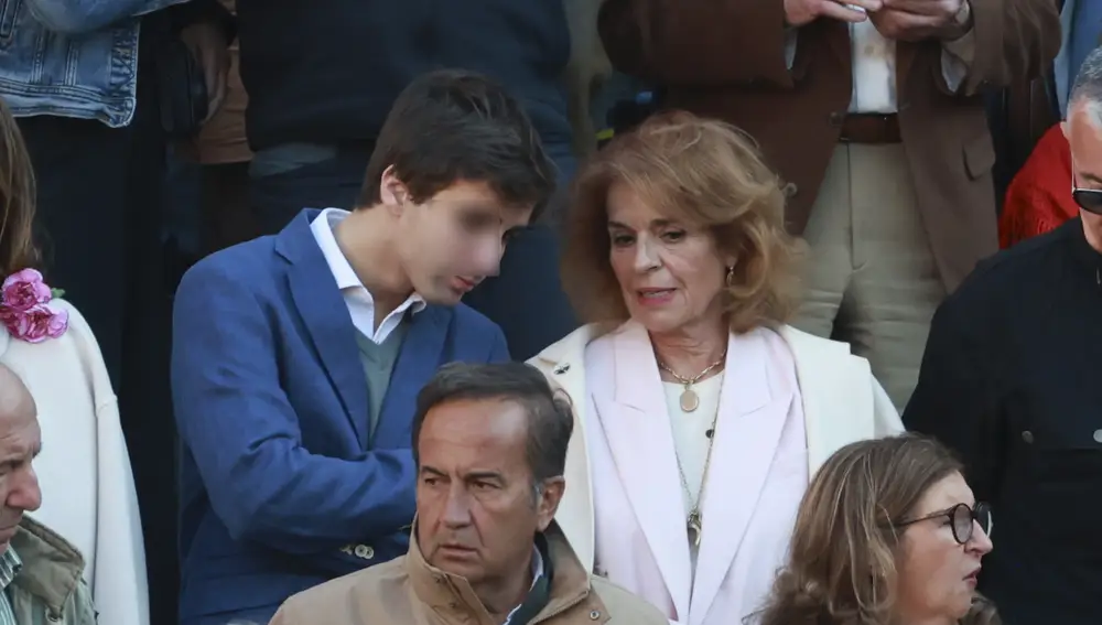 Ana Botella en los toros.