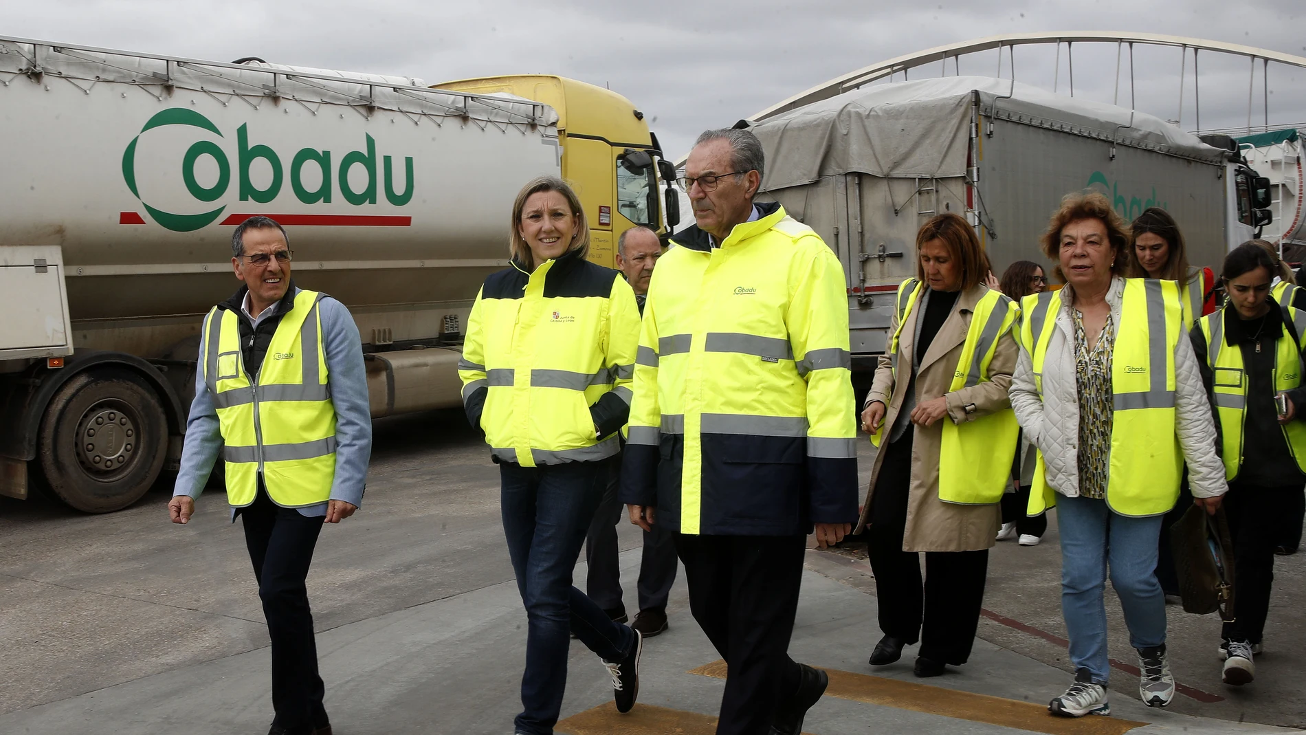La vicepresidenta y consejera de Familia e Igualdad de Oportunidades, Isabel Blanco, visita la cooperativa Cobadú