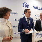 Conrado Íscar junto a Jorge Martínez Antolín y Mercedes Cantalapiedra