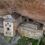 Vista panorámica del Monasterio Viejo de San Juan de la Peña 