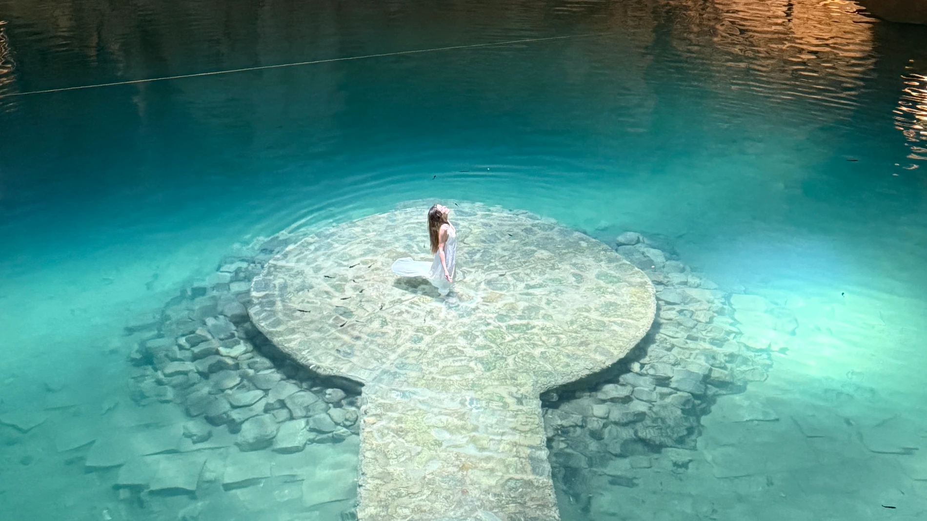 En el cenote Suytun al elevar la mirada se percibe la energía que emana de este lugar sagrado