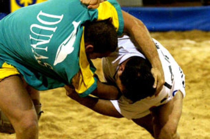 El 'Mes de Canarias' llega a Madrid con una luchada histórica en Callao y más de 75 eventos en las islas