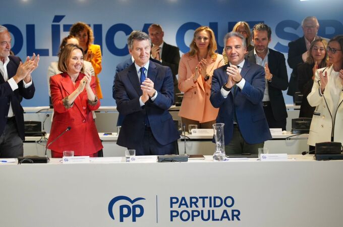 Feijóo convoca el Congreso Nacional del partido para julio porque no se "fía" de Sánchez