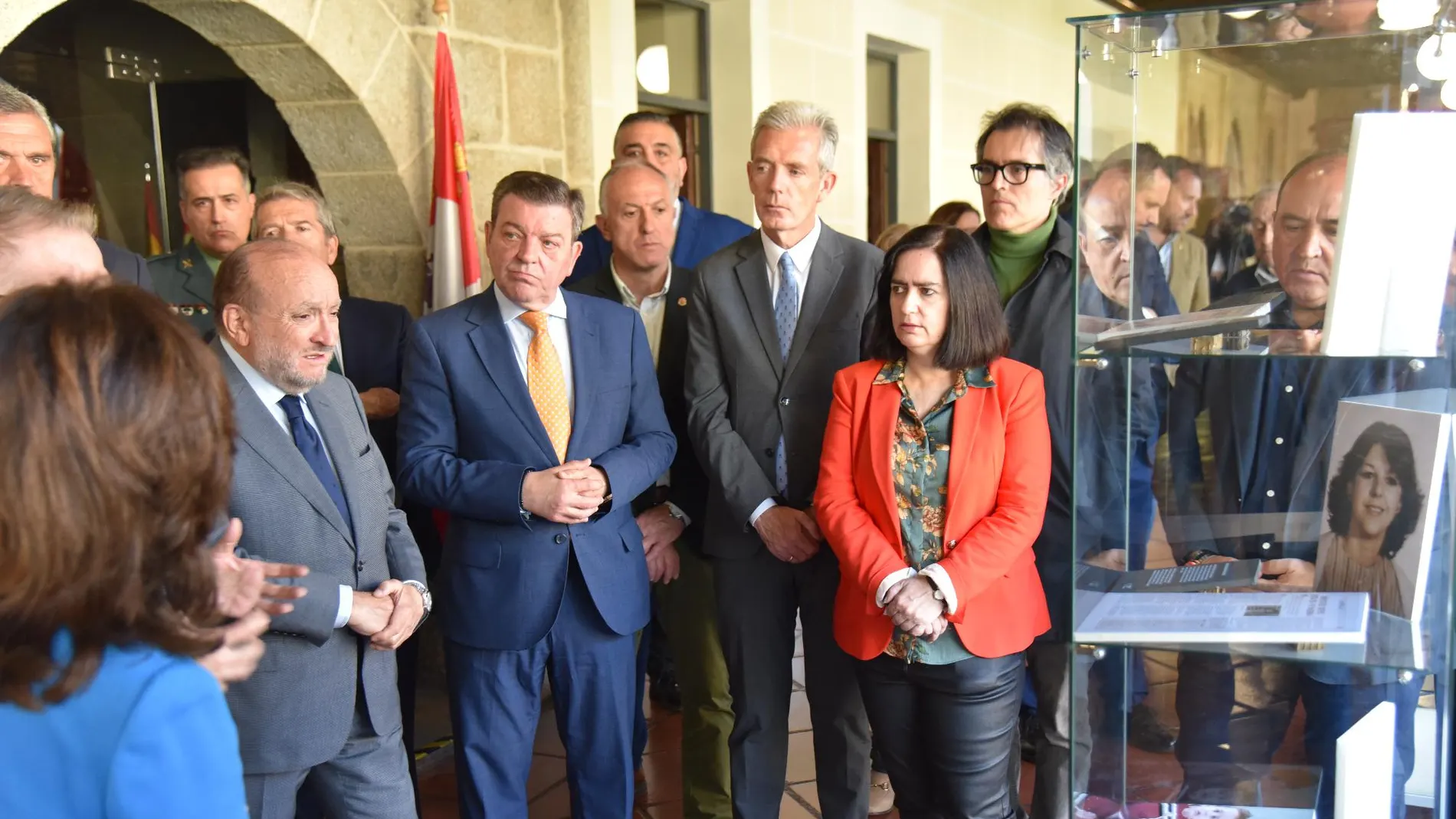 El consejero de la Presidencia, Luis Miguel González Gago, participa en la inauguración de la exposición 'El Descanso. 40 años del primer atentado yihadista masivo en España'