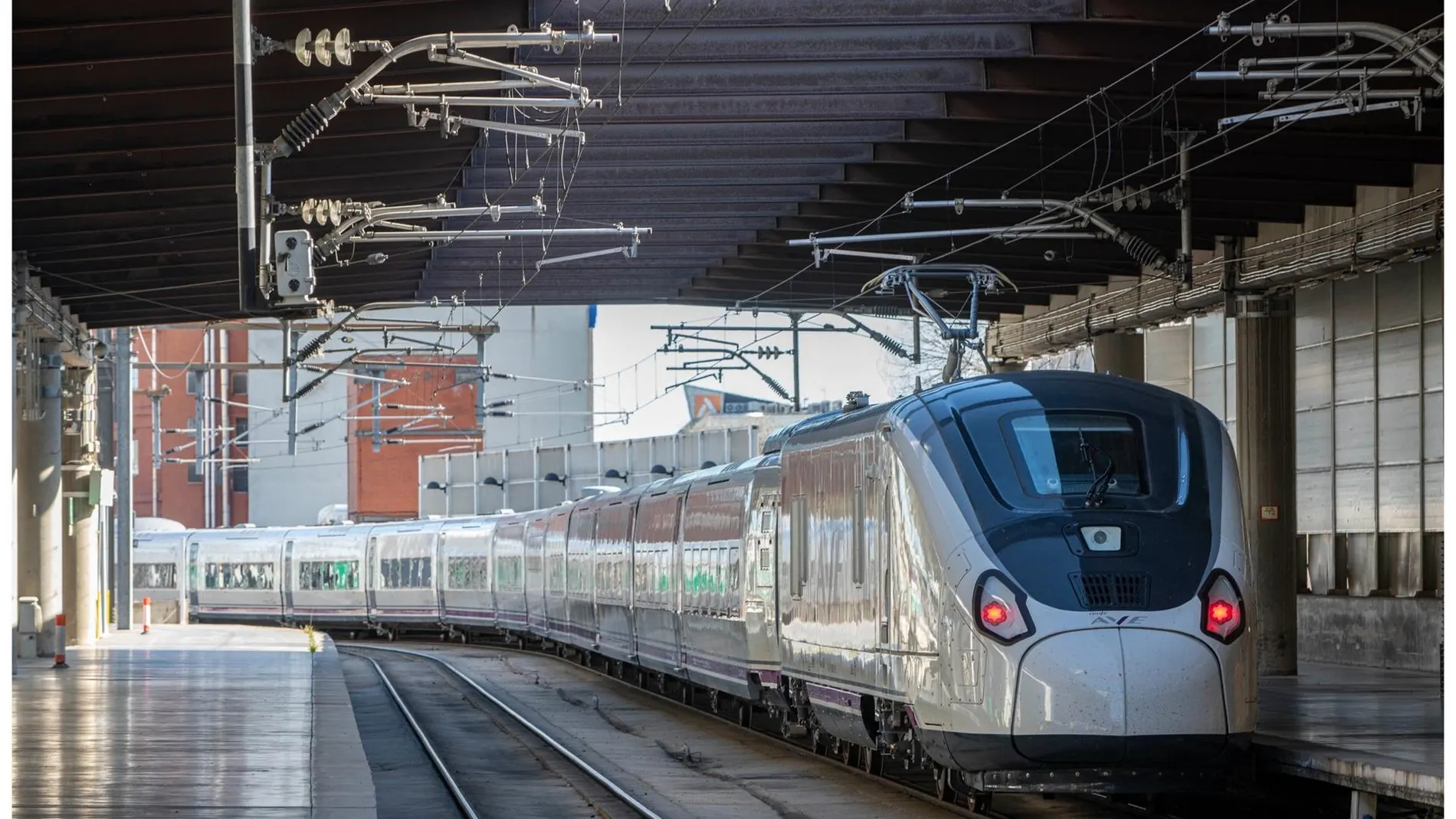 Economía.- Renfe incorpora nuevos Avril a Galicia a partir del 9 de junio para mejorar tiempos y aumentar plazas
