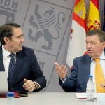  Los consejeros de la Presidencia, Luis Miguel González Gago, y de Medio Ambiente, Vivienda y Ordenación del Territorio, Juan Carlos Suárez-Quiñones, reúnen a la Comisión General de Coordinación Territorial