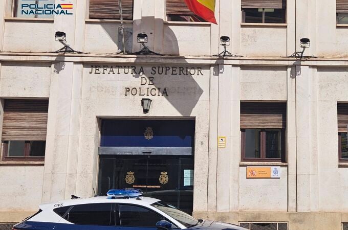 MURCIA.-Sucesos.- Detenido un hombre en Murcia por agredir con un cuchillo al dependiente de un local de alimentación