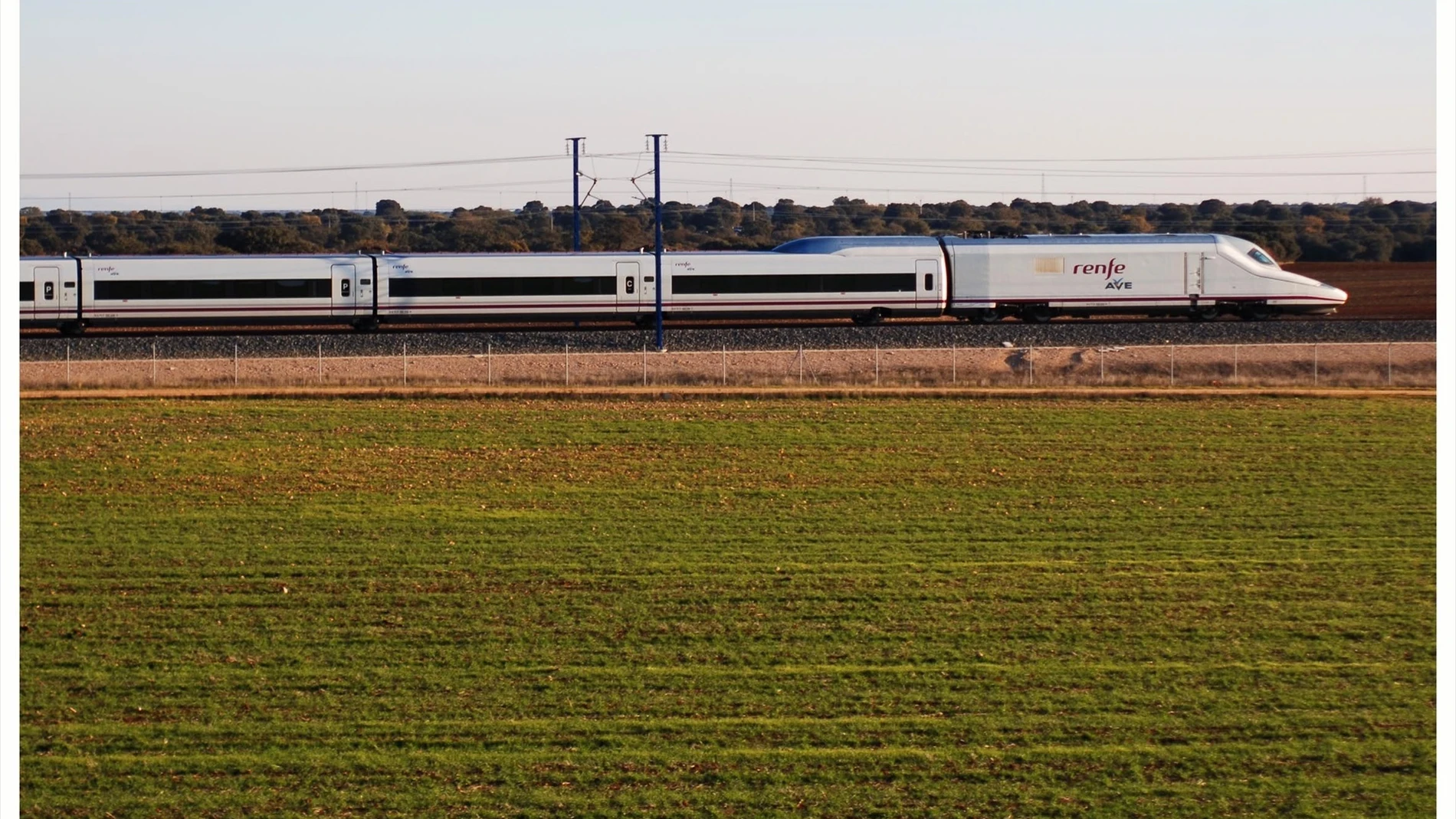 La Junta, contra Montero: "Avanza en la financiación con Cataluña" y "caos ferroviario" en Andalucía