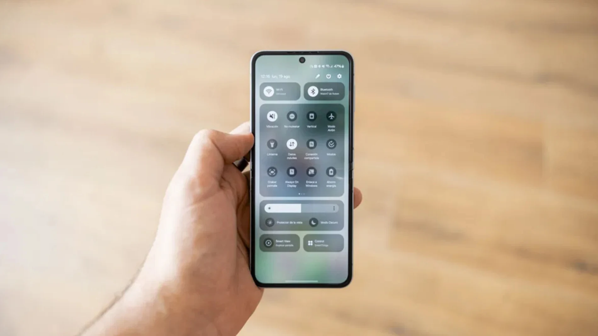 El Samsung Galaxy Z Flip6 recibe la actualización Android de mayo de 2025